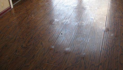 劣质地板爆料视频讲解,视频爆料揭示地板质量问题  第2张